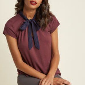 Tie Neck Knit Work Top with Keyhole in Plum in XS
